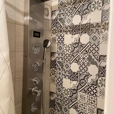 Grand Studio Moderne Avec Piscine. Appartamento Archamps